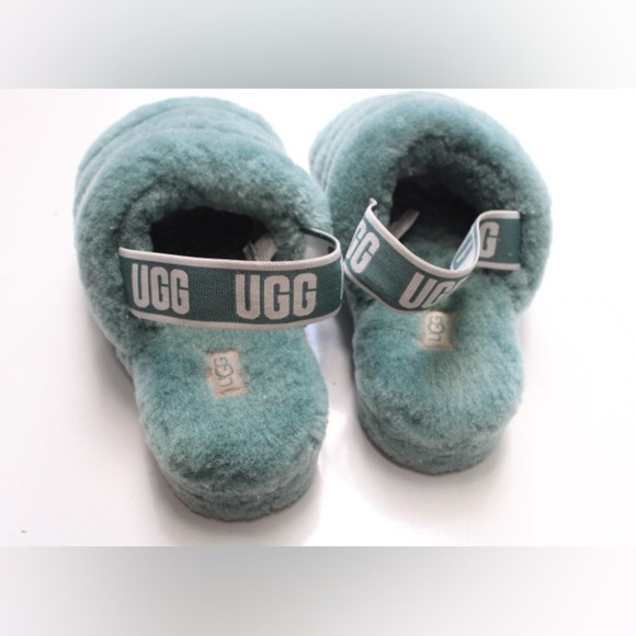 UGG Fluff Yea slides - Picture 7 of 12